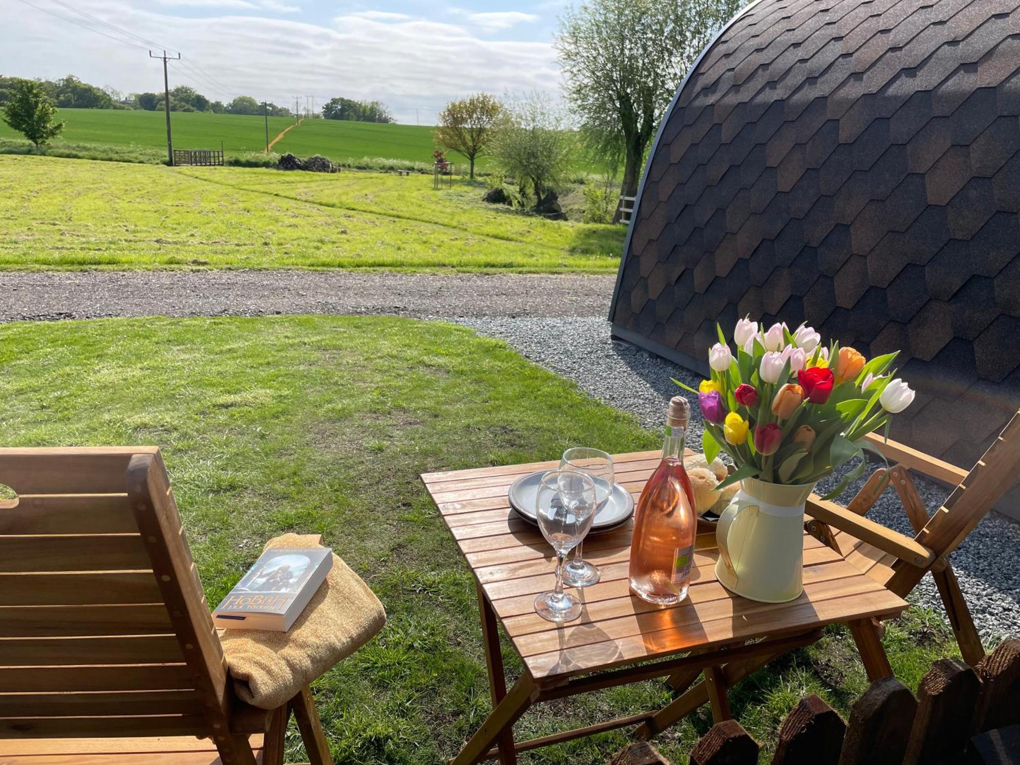 Waterpump Pod For 2 Adults With Ensuite In The Suffolk Countryside Badingham Exterior photo